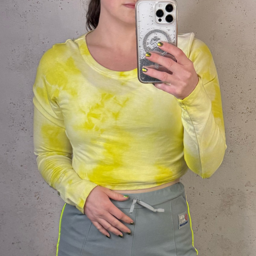 TALENTLESS Women's Yellow Tie-Dye Crop Top Long Sleeve Size Large 100% Cotton